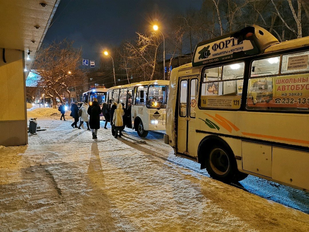 16 автобус томск. Троллейбусное депо Томск. Трамвайно-троллейбусное управление (Томск). Автобус Томск. Общественный транспорт Орел зимой.