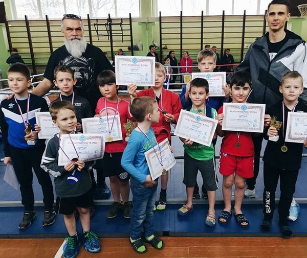 шина орегон 40 см 3/8 1. буклет по боксу. витязь pro. витязь pro. Oregon шина для пилы.