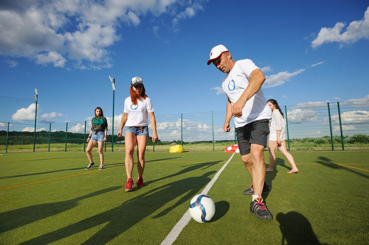 Спортивному объекту быть. Воронеж серебряный остров гольф. Серебряный остров Воронеж коттеджный поселок. Серебряный остров спортзал. Серебряный остров Воронеж загородный клуб.