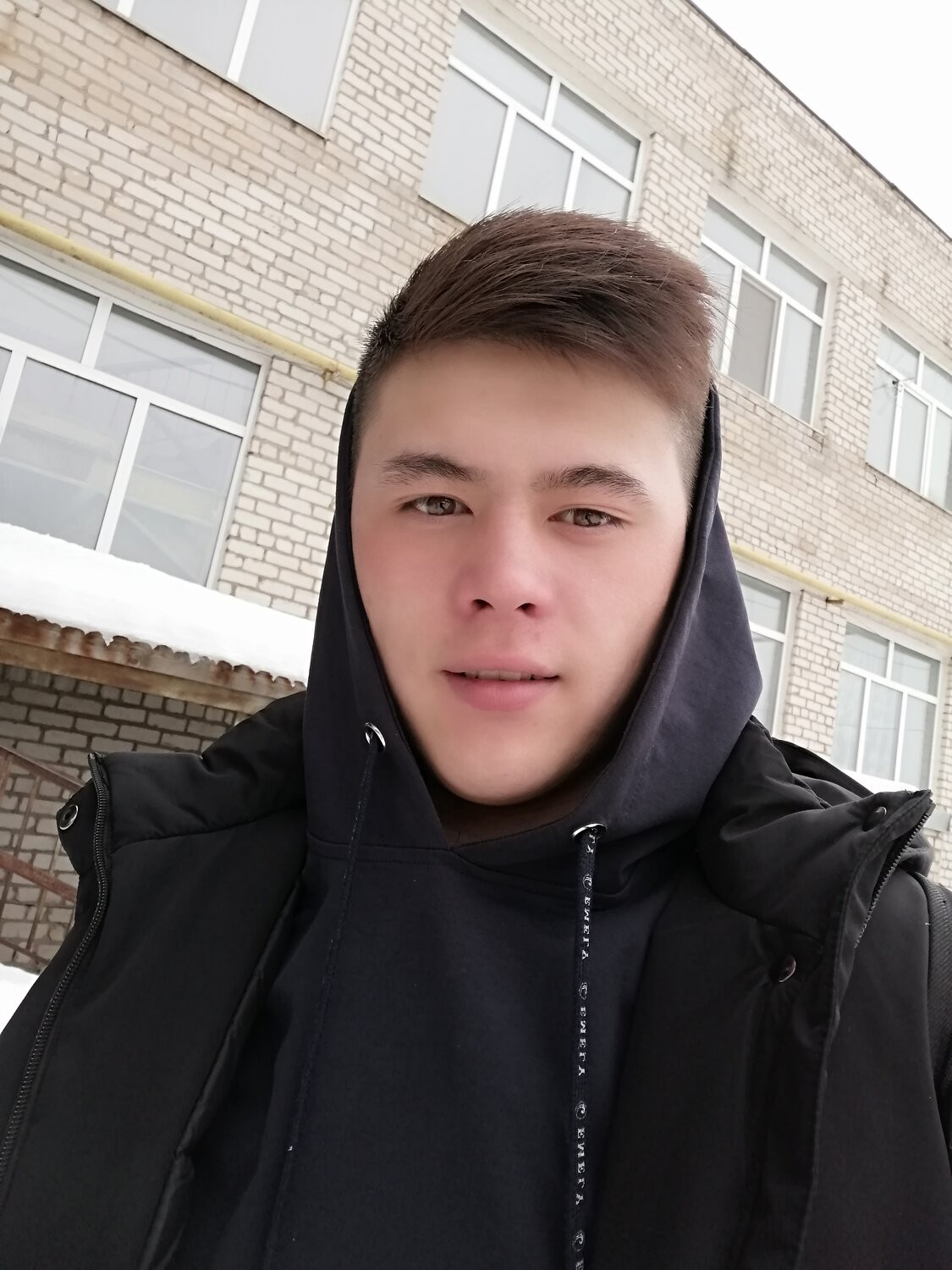 женщина с ноутбуком. бизнес в интернете. джоан гинтер. лазуков евгений пермь. девушка маркетолог.