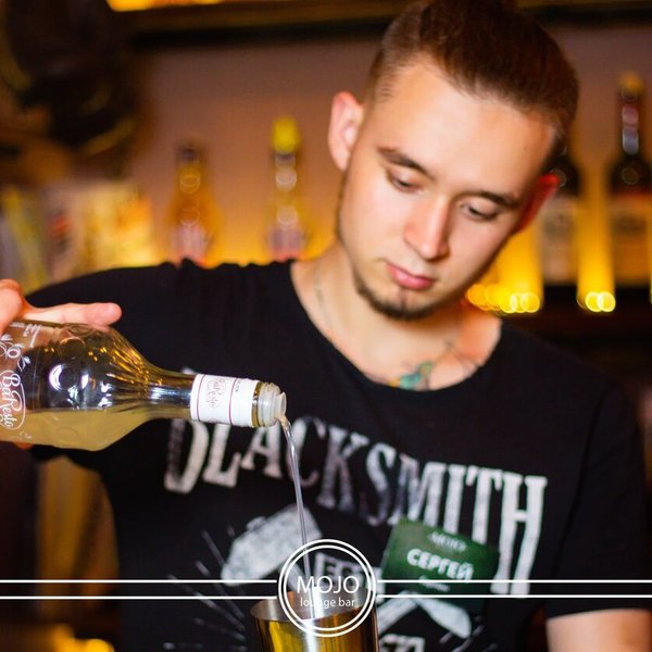 Моджо бар Октябрьский. Моджо бар Новосибирск. Mojo Bar Пенза. ООО Mojo Lounge Bar Новосибирск официанты.