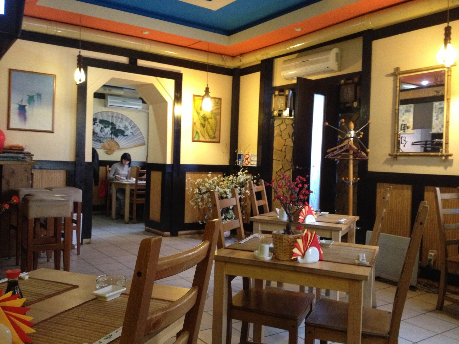 ресторан париж иркутск. рестораны в новомосковске тульской. атмосферное место кафе. кафе шарм новомосковск. центр отдыха люкс новомосковск.