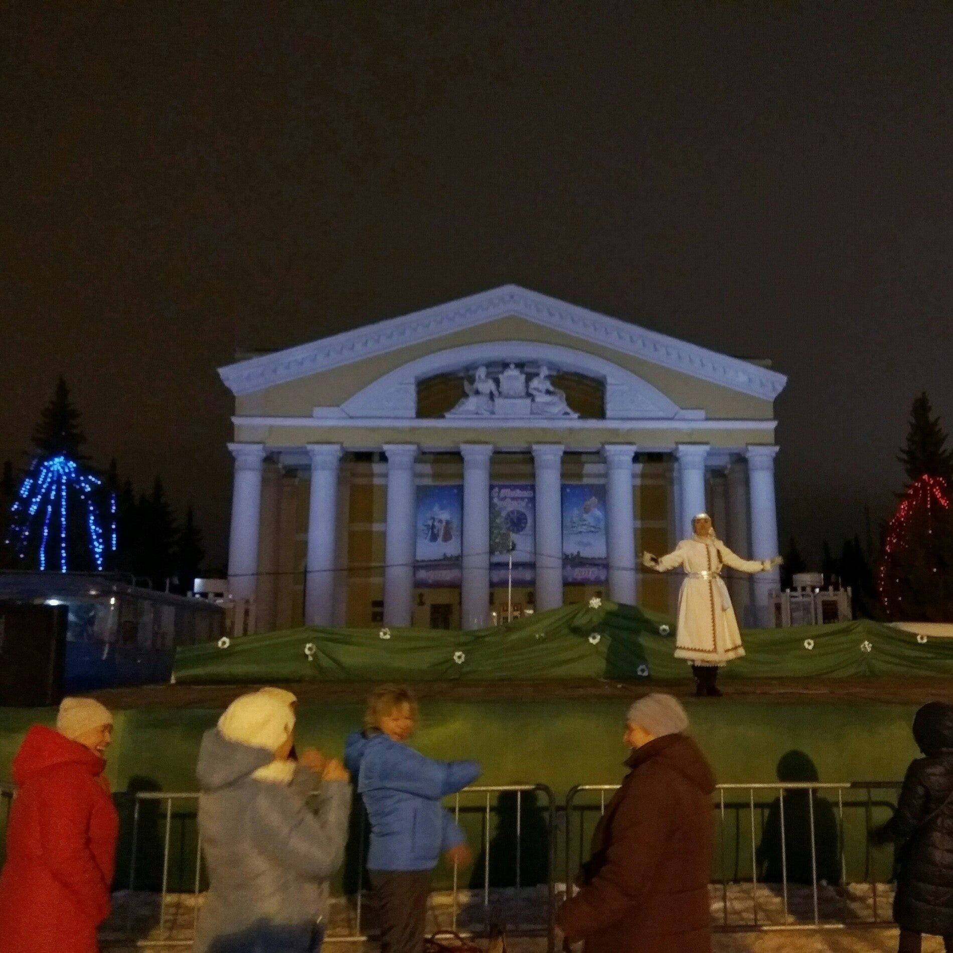 Культурные места на площади Ленина рядом со мной на карте – рейтинг, цены,  фото, телефоны, адреса, отзывы – Йошкар-Ола – Zoon.ru