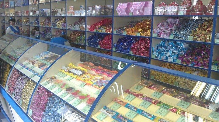 Кондитерская славянка старый оскол. Фирменные магазины старый оскол. Мир удивительных вещей старый оскол тц боше. 1. Магазин калинка старый оскол интернациональный.