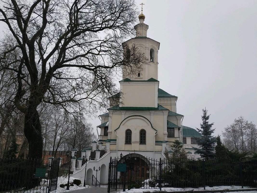 собор преображения авраамиева монастыря смоленск. преображенский авраамиев монастырь в смоленске. авраамиев мужской монастырь. спасо-преображенский монастырь смоленск. спасо-преображенский собор авраамиевского монастыря.