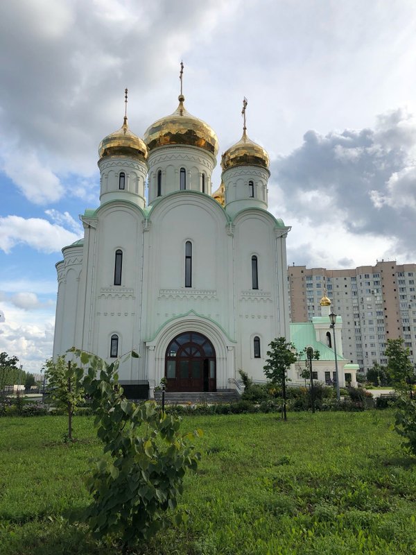 Храм стефана пермского бутово. Храм святителя Стефана Пермского. Храм Стефана Пермского Южное Бутово Москва. Храм Стефана Пермского в Южном. Стефана Пермского храм в Бутово расписание.