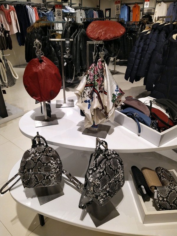 снежная королева тверь рубин. снежная королева шубы реклама. снежная королева скидки. вывеска снежная королева магазин. снежная королева ленинский проспект.