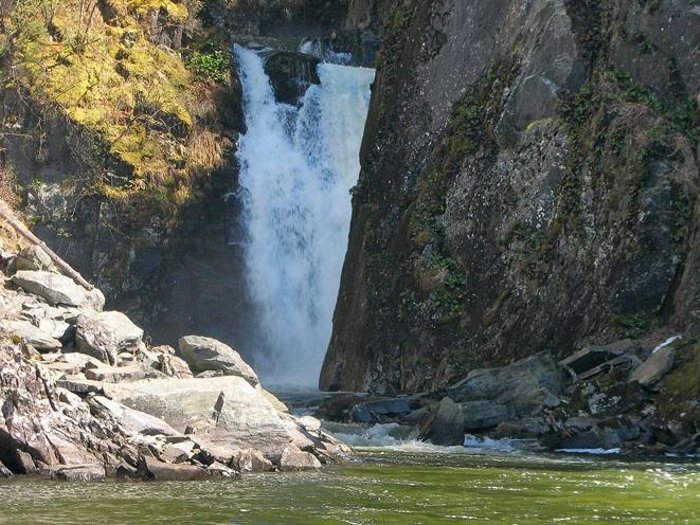 Водопады 5. Киште водопад горный Алтай. Телецкое озеро водопады. Водопад Киште Телецкое озеро Алтай. Водопад Киште на Телецком.