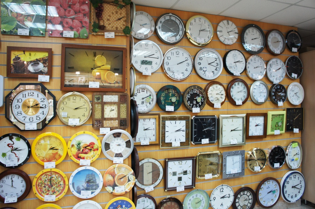 Часы магазин секунда. Магазин часов в Барнауле. Магазин часы в Кемерово. Лапландия магазин часов. Часы Лапландия.