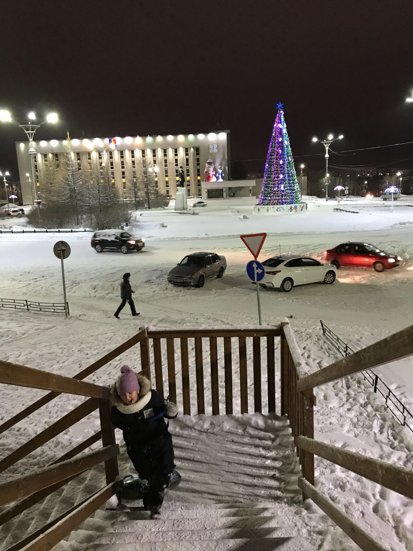 Универмаги в Мончегорске: адреса и телефоны, 14 торговых центров, отзывы,  фото и рейтинг универсальных магазинов – Zoon.ru