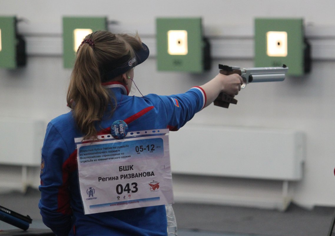 Школа спортивной стрельбы. Пулевая стрельба Эстетика. Пулевая стрельба Саратов. Пулевая стрельба девочка.