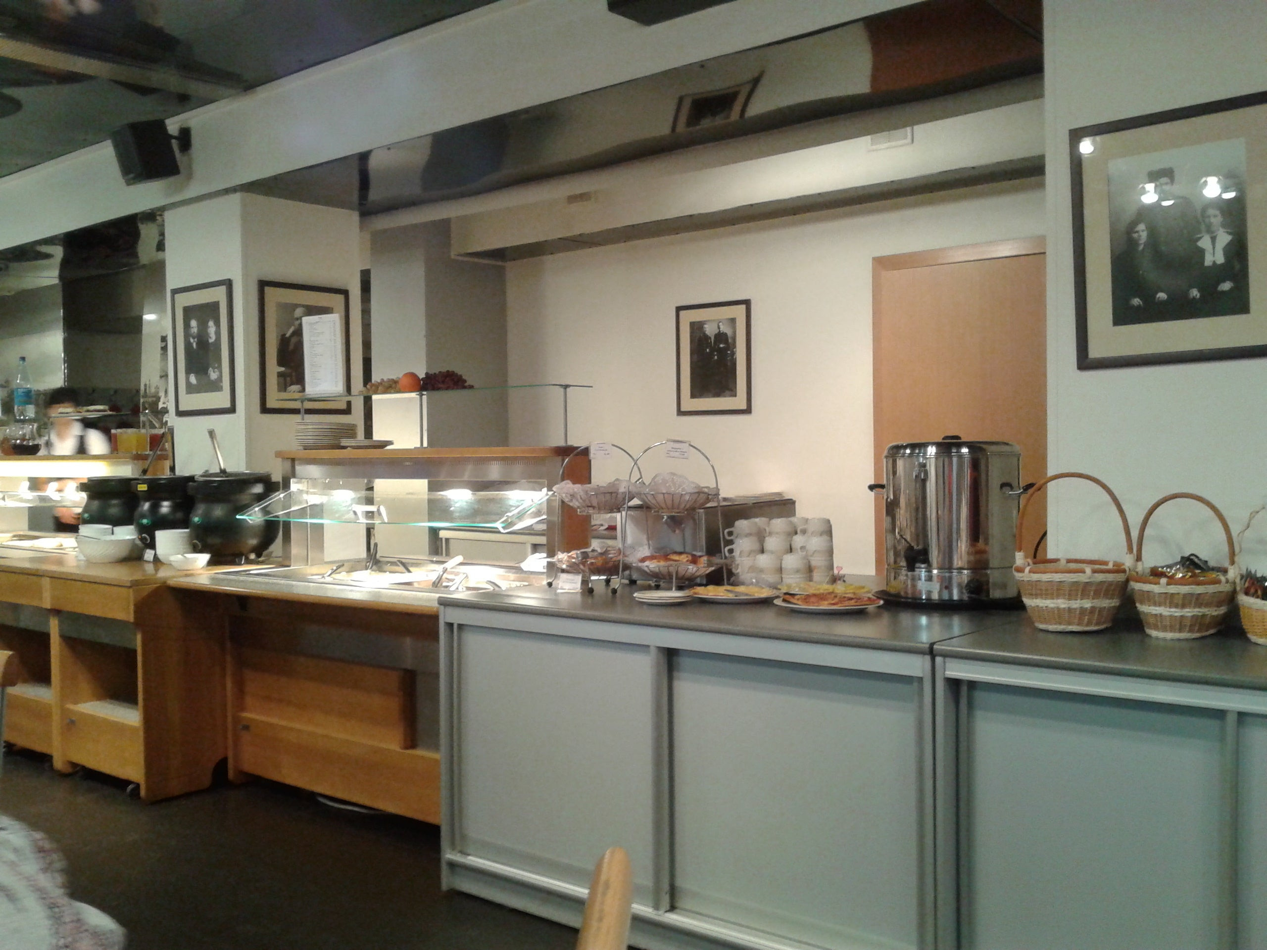 Красный мост вологда кафе. Ресторан на красном мосту. Кафе красный мост. Мясоедовский мост вологда. Кафе ресторан красный мост вологда.