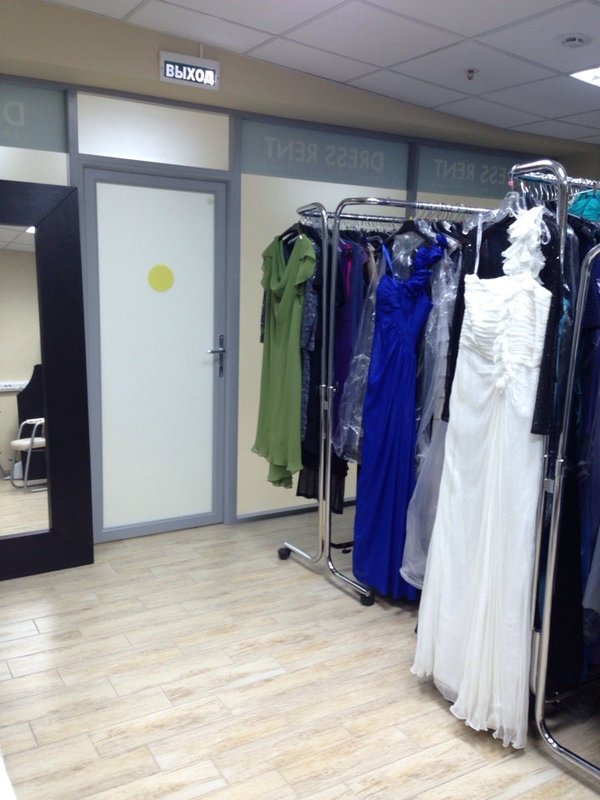 Коллинз нижний новгород. Colins тверь. Тц адидас. Военторг клин. Одежда свао.