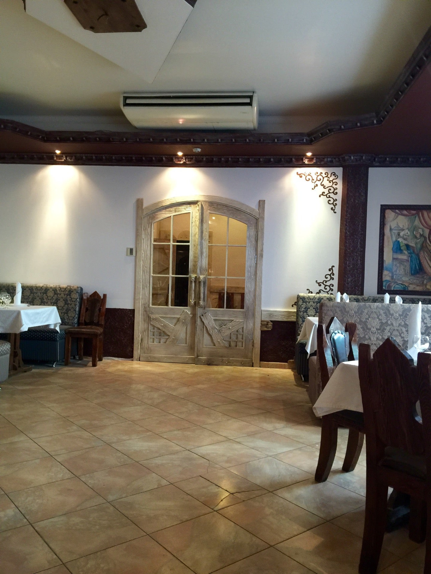 Караван фрунзе уссурийск. Кафе караван волгоград городище. Ресторан караван ташкент. Караван бугульма. Караван фрунзе уссурийск.