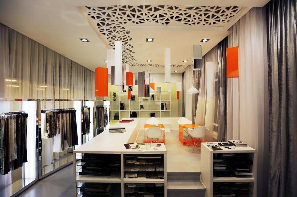 интерьер мебельного шоу-рума. креативный офис. офис дизайнера. дизайн студия открытие. дизайн студии.