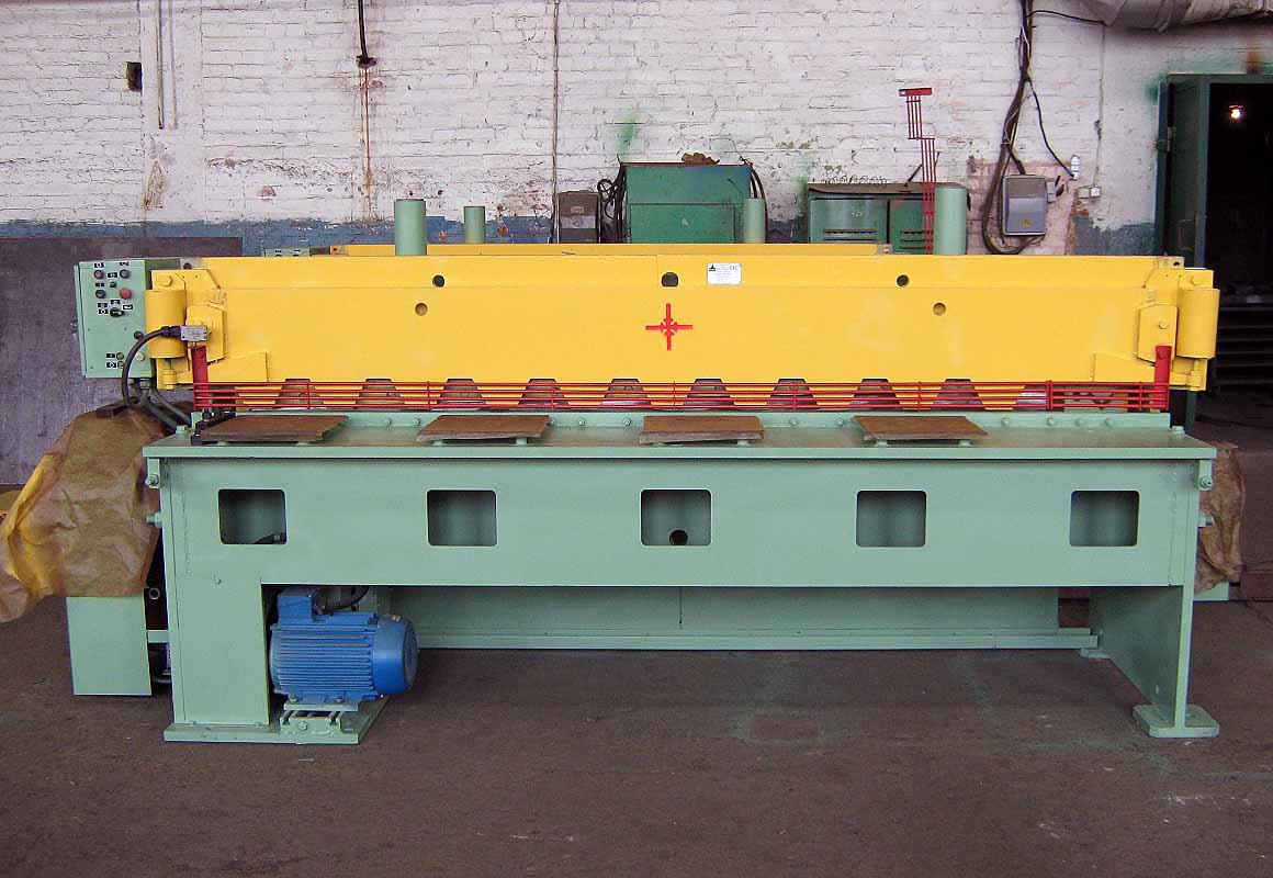 гильотинные ножницы нг250. гильотина нг 3121. ножницы гильотинные нг. ножницы гильотинные мнг-16 16*2000. ножницы гильотинные н13гм.