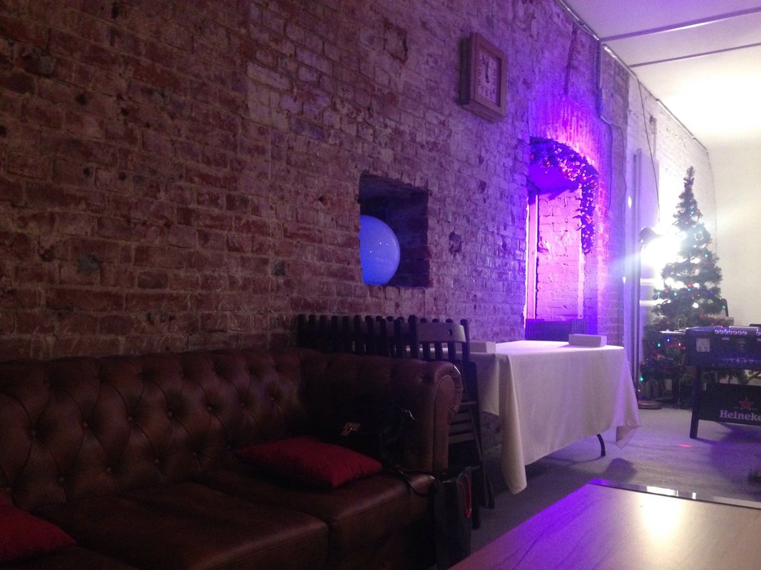 Лофт фарфор дискотека. Soul Loft Гарднеровский переулок. Денисовский переулок 30с1 лофт фарфор.