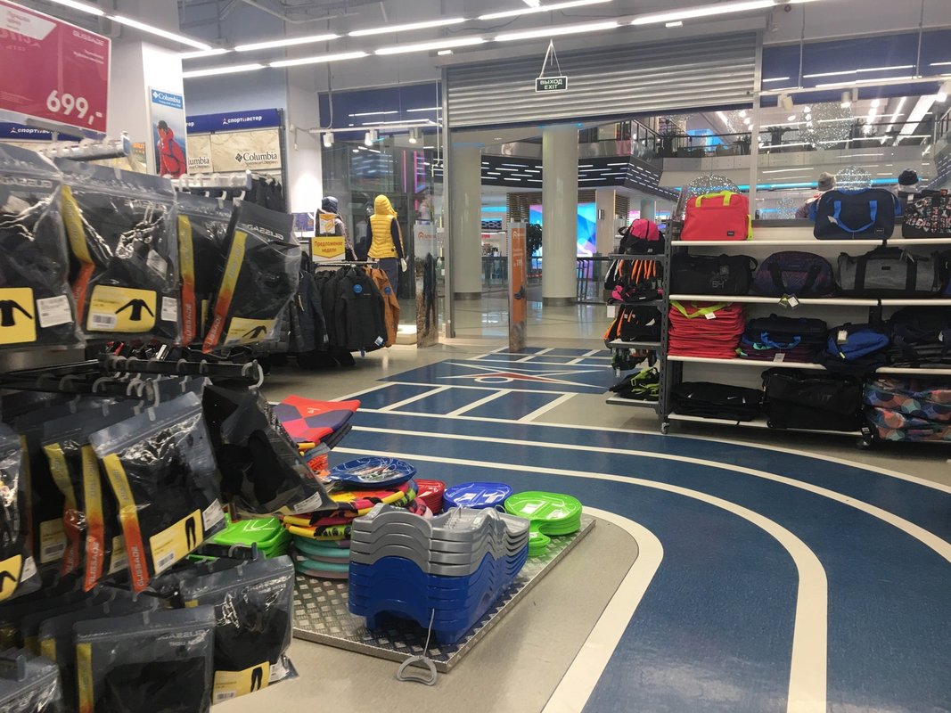 Спортмастер химки. Спортмастер в калейдоскопе. Спортмастер Калейдоскоп Сходненская. ТРЦ Калейдоскоп Спортмастер. Спортмастер Планета Новокузнецк ТРЦ.