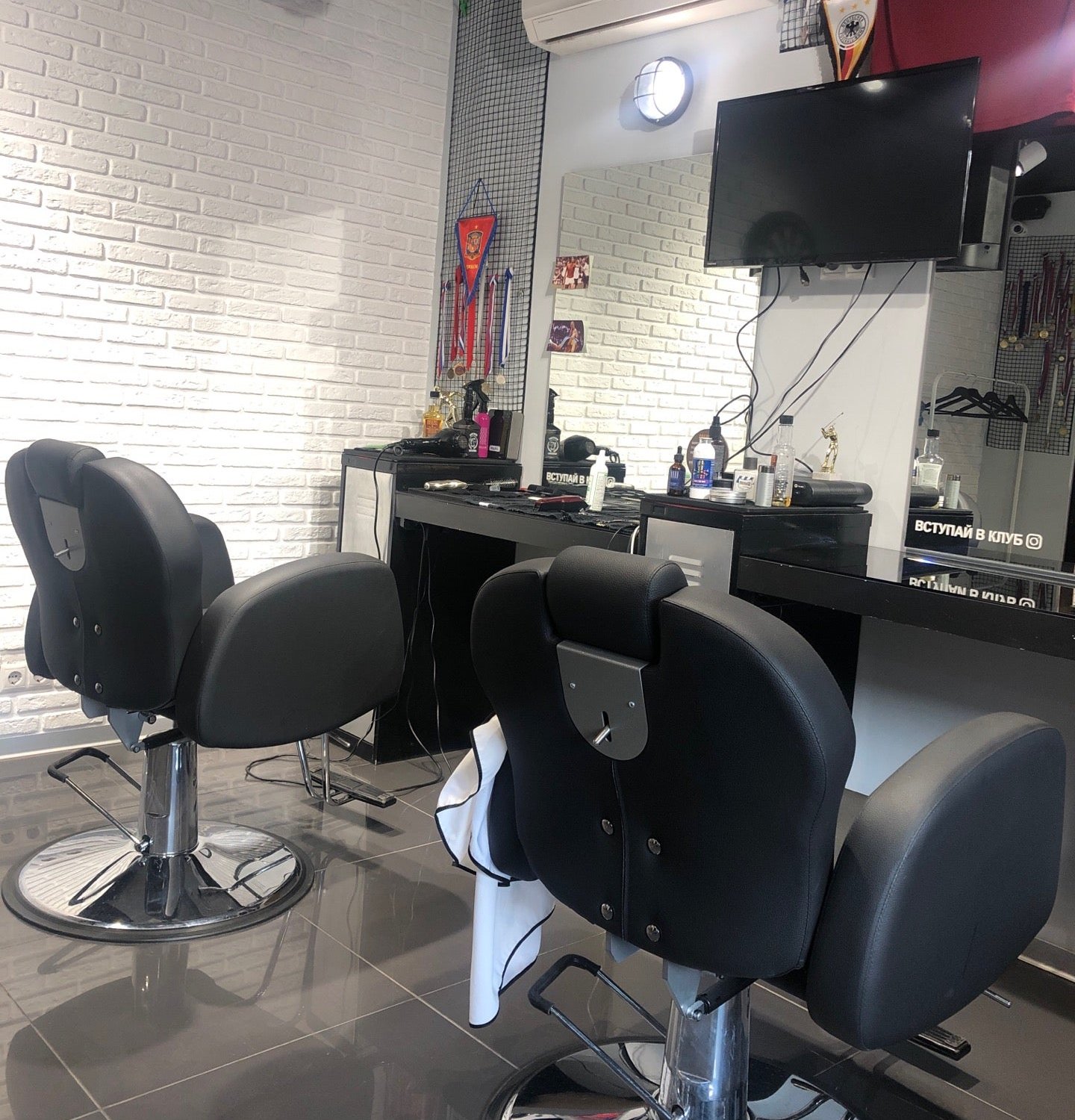 парикмахерская сокол алмаз. советская 71 сокол вологодская область. салон красоты sokolov beauty. тц алмаз сокол вологодская область. салон красоты сокол.