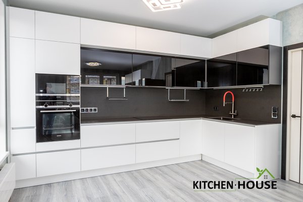 kompaniya kitchen house na prospekte