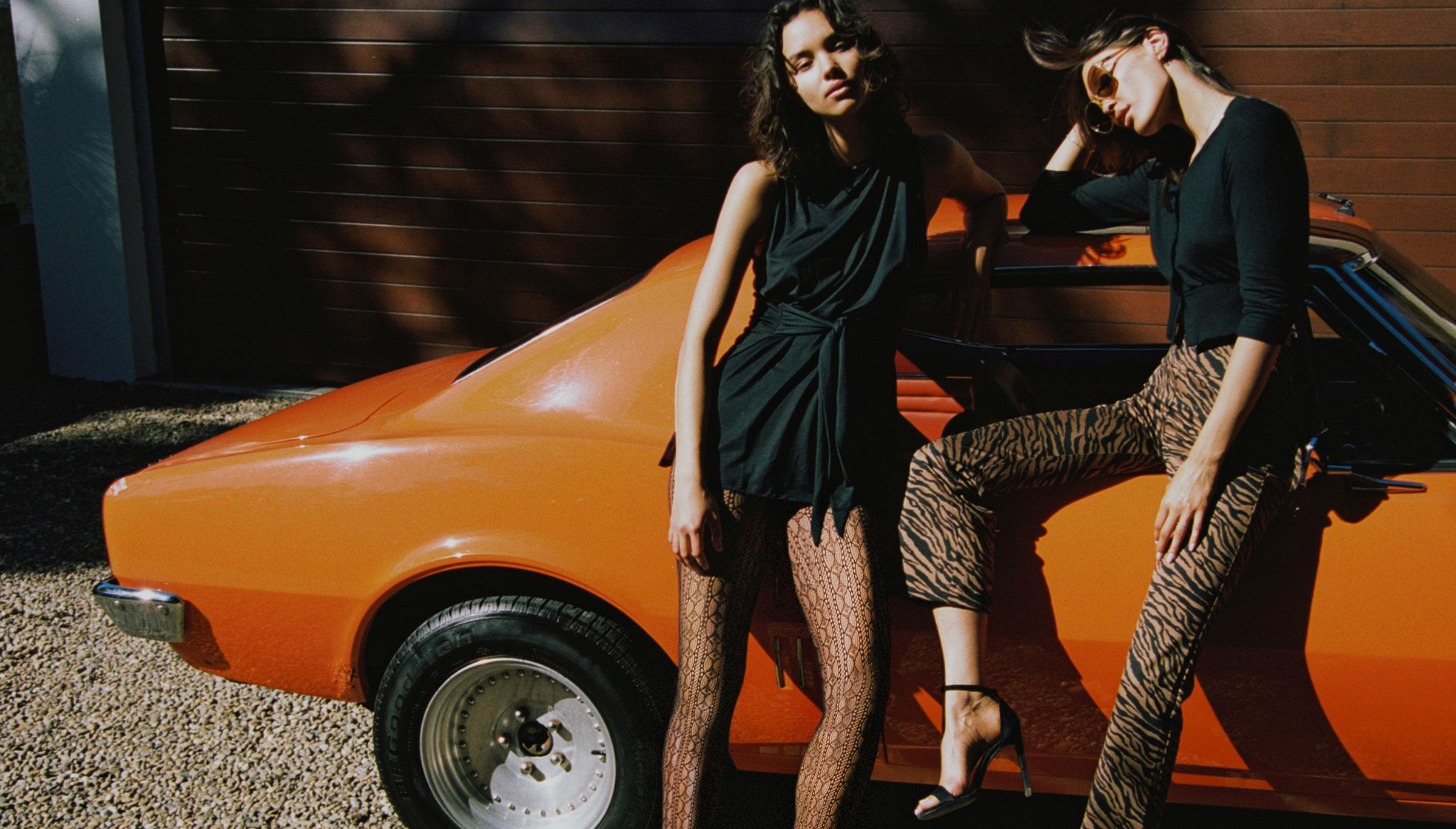 Calzedonia, магазин чулочно-носочных изделий и купальников на Невском ...