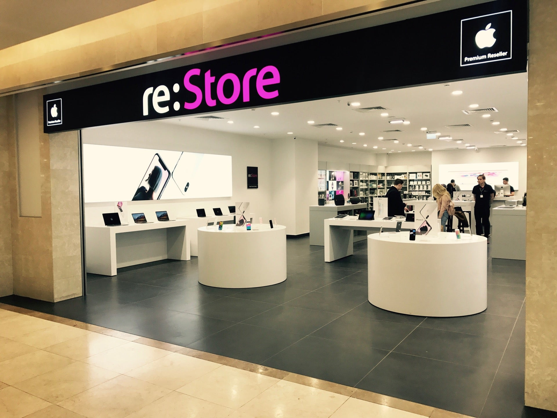 Your time store. Restore на Арбате. Магазины re Store в Москве. Магазин рестор в Москве айфон. Restore Нижний Новгород.