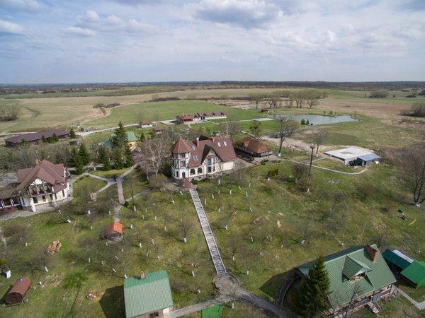 Сафари парк мушкино калининград. Сафари парк мушкино калининград. Олений хутор мушкино калининград. Усадьба мушкино калининградская область. Олений хутор мушкино калининград.