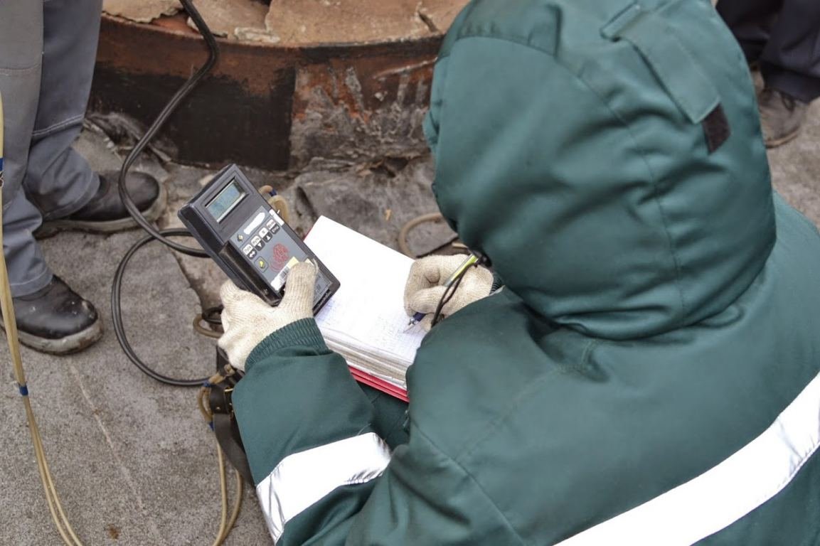 Отбор проб воздуха на загрязненность. Testo измерительные приборы. Станция наблюдения. Лаборатории замеры выбросов. Отбор проб атмосферного воздуха.