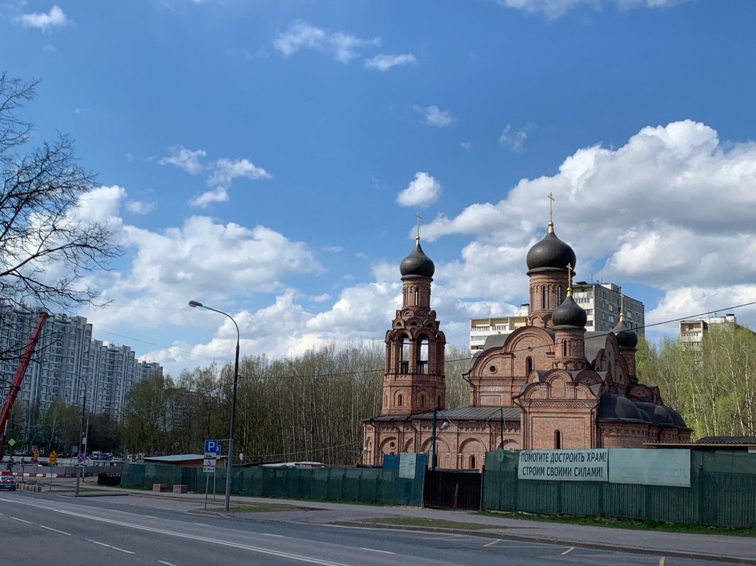 Храм в теплом стане. Храм Анастасии Узорешительницы в теплом стане. Храм великомученицы Анастасии Узорешительницы в теплом стане. Церковь Анастасия Узорешительница теплый стан. Храм Анастасии Узорешительницы в Сергиев Посад.