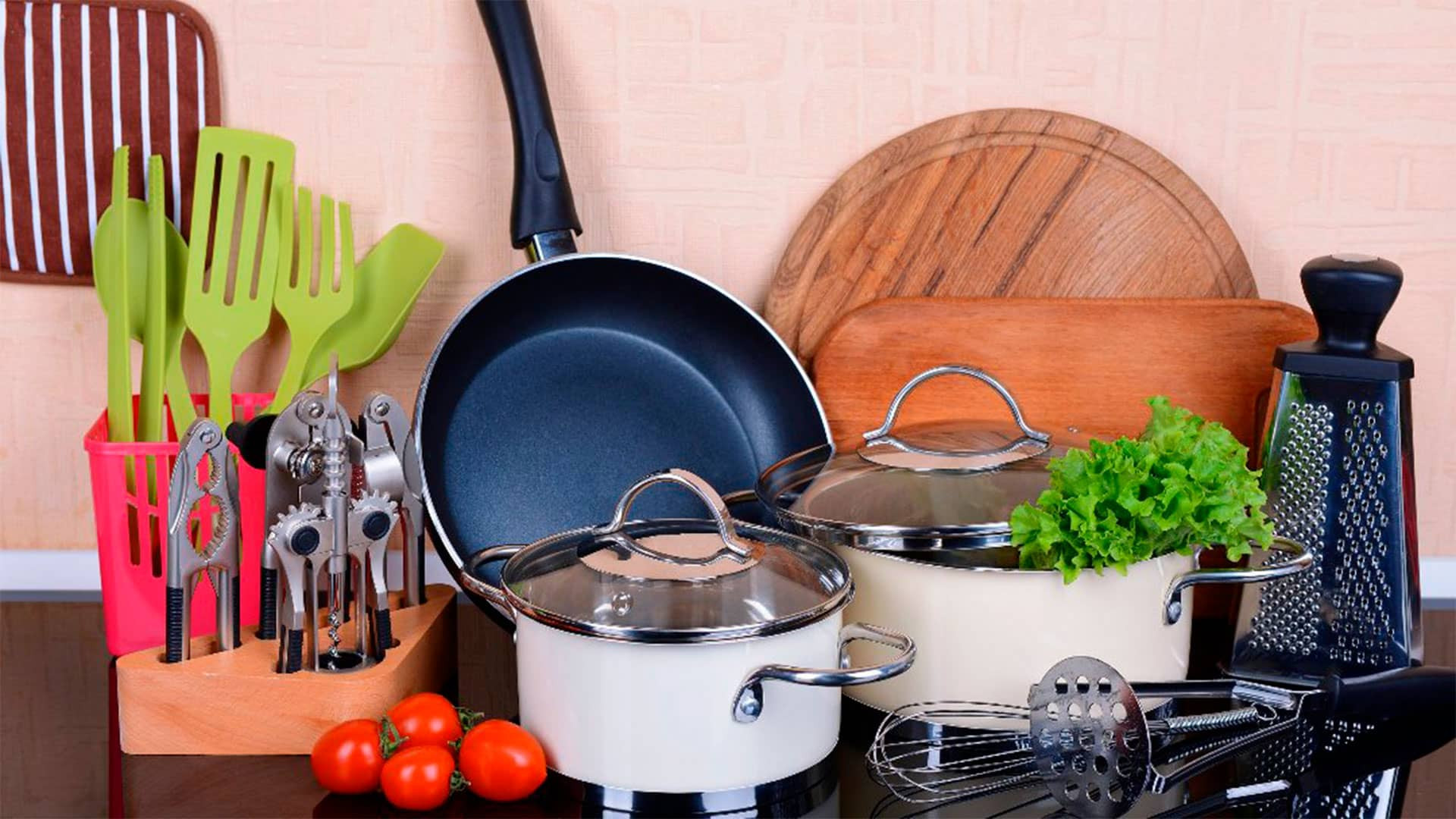 Брать посуду можно. Кухонная утварь. Кухонные принадлежности и аксессуары. Посуда и кухонные принадлежности. Инвентарь для кухни.