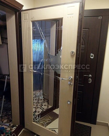 Как поменять зеркало на сейф двери