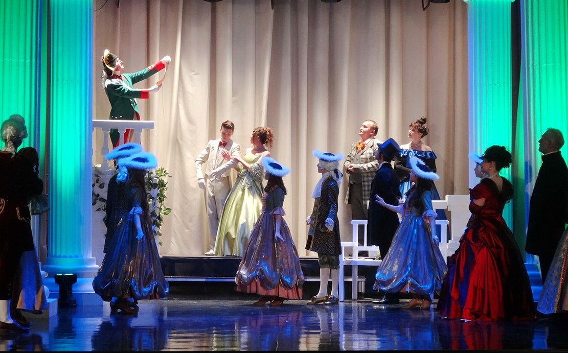 Городской Гатчинский дом культуры на проспекте 25-го Октября в Гатчине ...