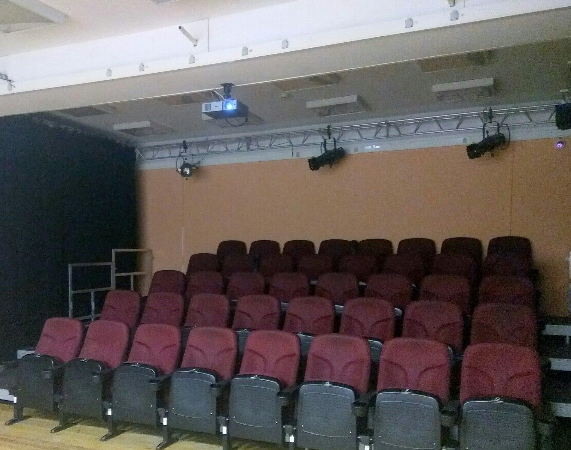 Кинотеатр вымпел на бабушкинской. Коминтерна, 8. Москино фили кинотеатр. Вымпел коминтерна 8. Кинотеатр вымпел зал 2.