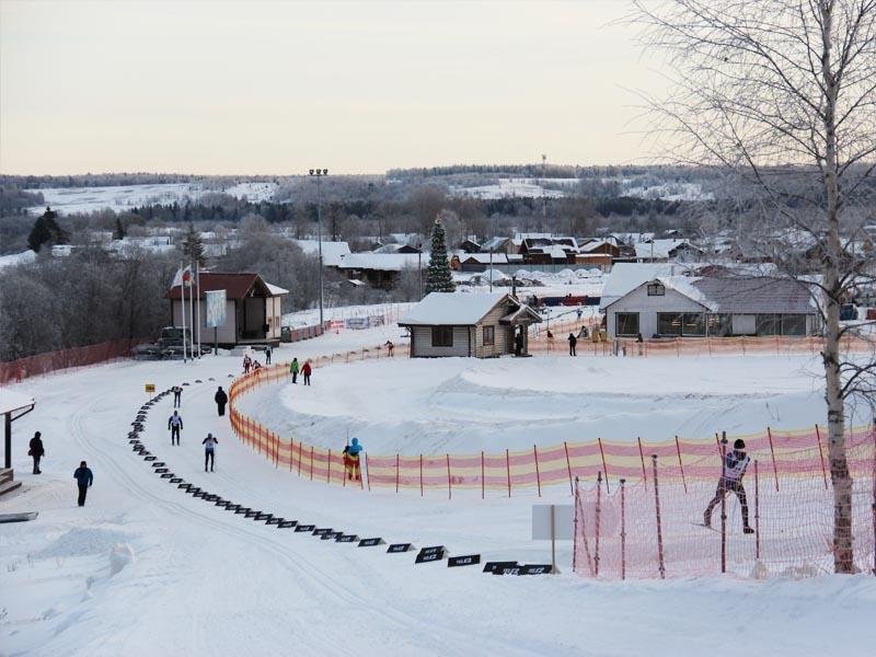 Центр горнолыжного спорта. Горнолыжный комплекс Малиновка Архангельская область. Лыжная база Малиновка Архангельская область. Малиновка Кононовская горнолыжный центр. Малиновка лыжная база Архангельская.