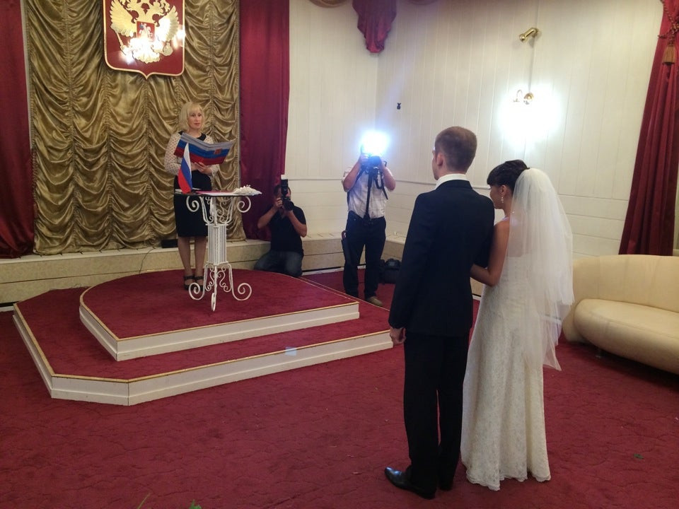 загс бердск режим работы. зал бердск загс. бердский загс нсо. загс бердск. сотрудники загса в бердске.