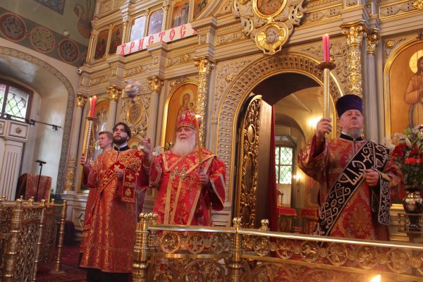 Храм девяти кизических. Церковь девяти мучеников Кизических в Москве. Клир Регент храма 9 мучеников Кизических в Москве. Хор храма святых 9-ти мучеников Кизических. Церковь девяти мучеников Кизических, Москва настоятель.