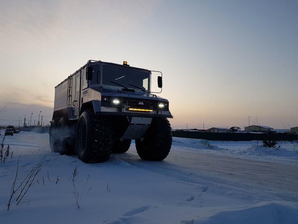 Югорск транспорт. Вездеход Арктика 8 8. Вездеход Макарова Бурлак 2020. Вездеход Газпром. Вездеход Бурлак нефтяники и геологи.