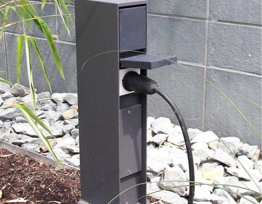 Монтаж уличных розеток. Монтаж уличных розеток. Розетки уличные встраиваемые влагозащищенные ip65. Уличная розетка paulmann rio 94314. Philips 17108/47/16.