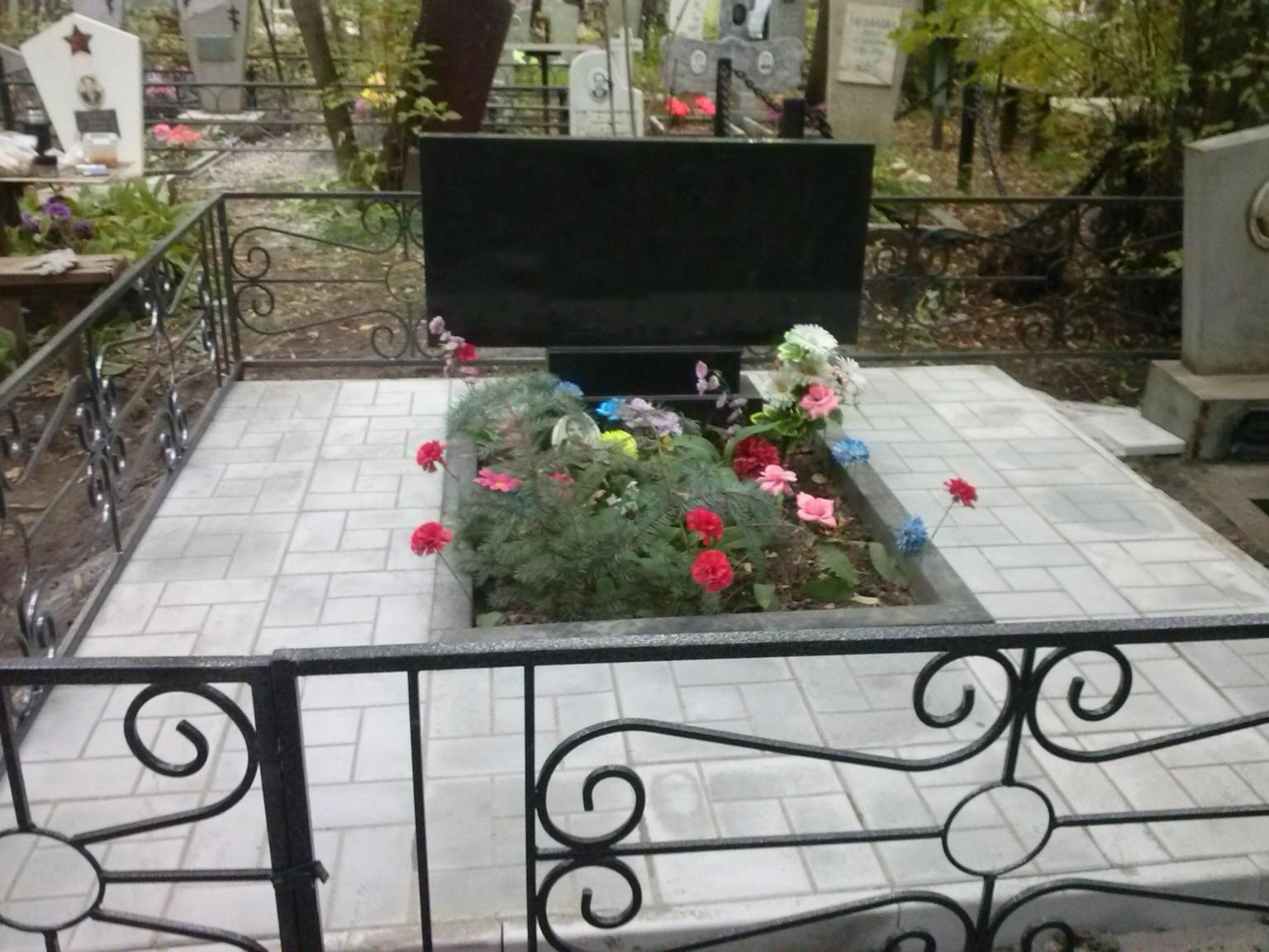Плитка на кладбище