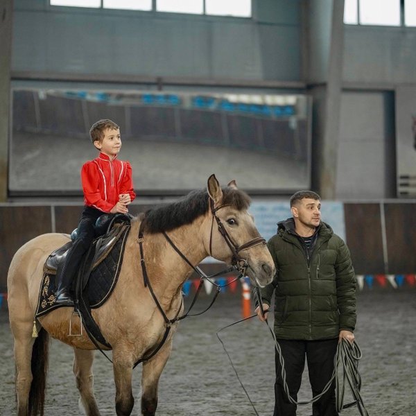 Школа верховой езды для детей