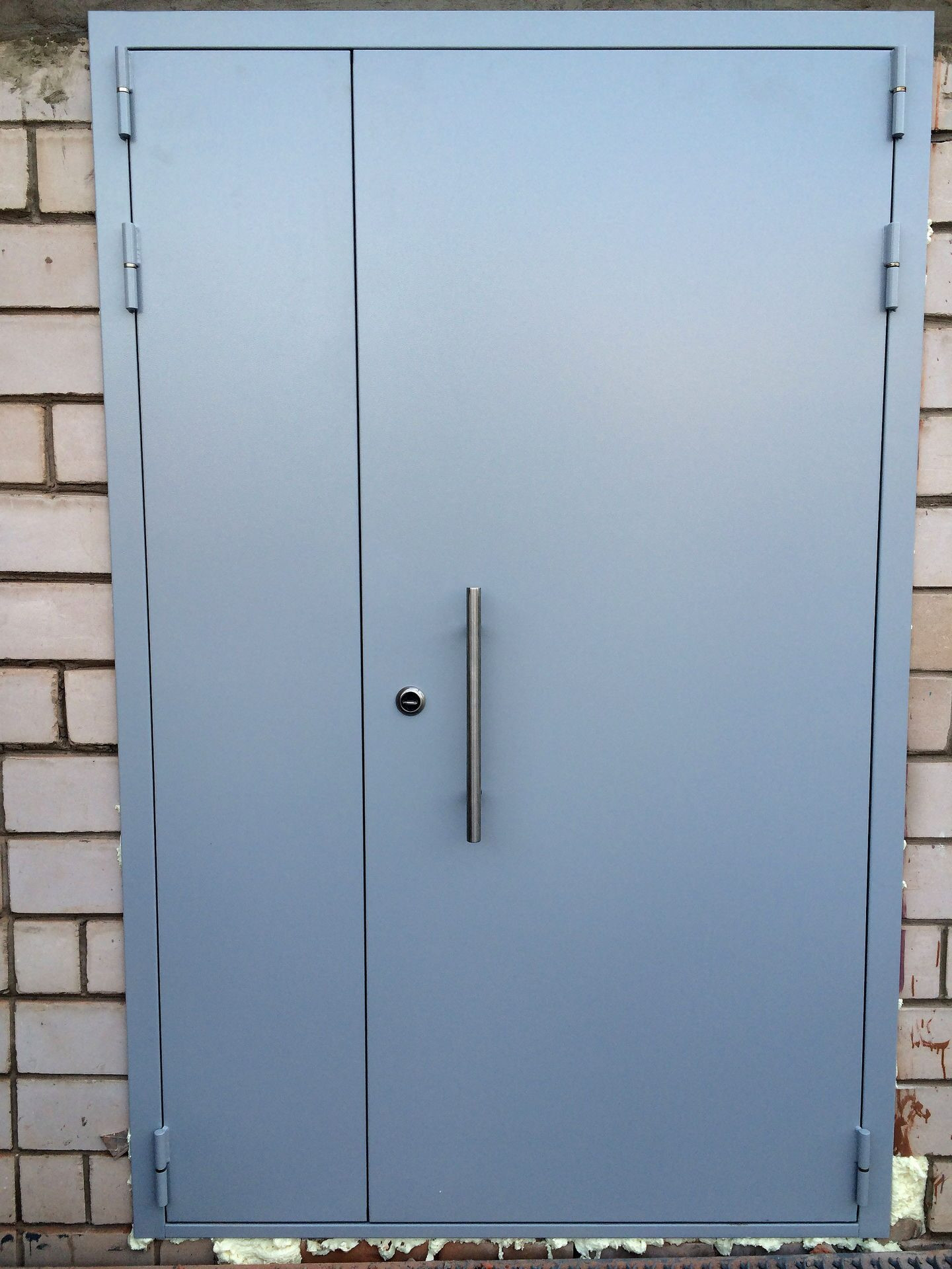 Из рук в руки бу металлические двери в